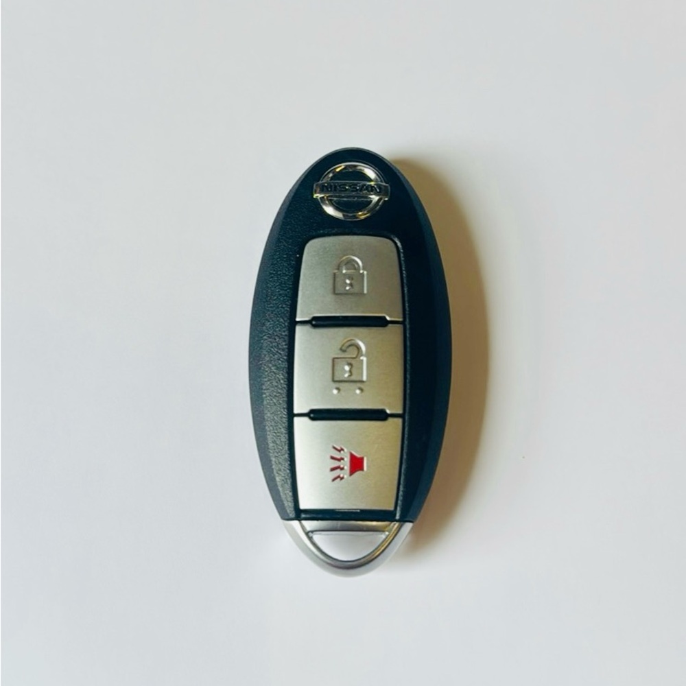 Black and Silver Car Key Fob